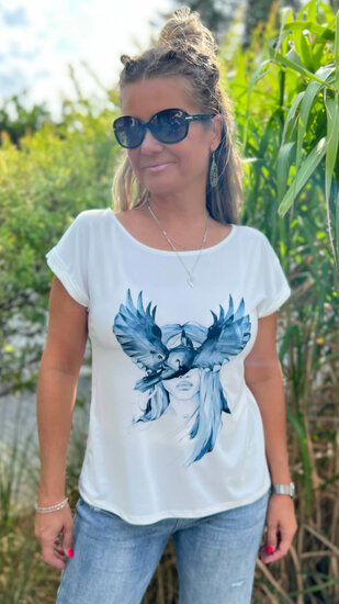 T-shirt met blauwe vleugels